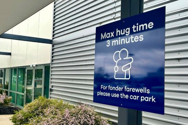 How to Keep Traffic Moving? An Airport Puts Hugs on a Timer.